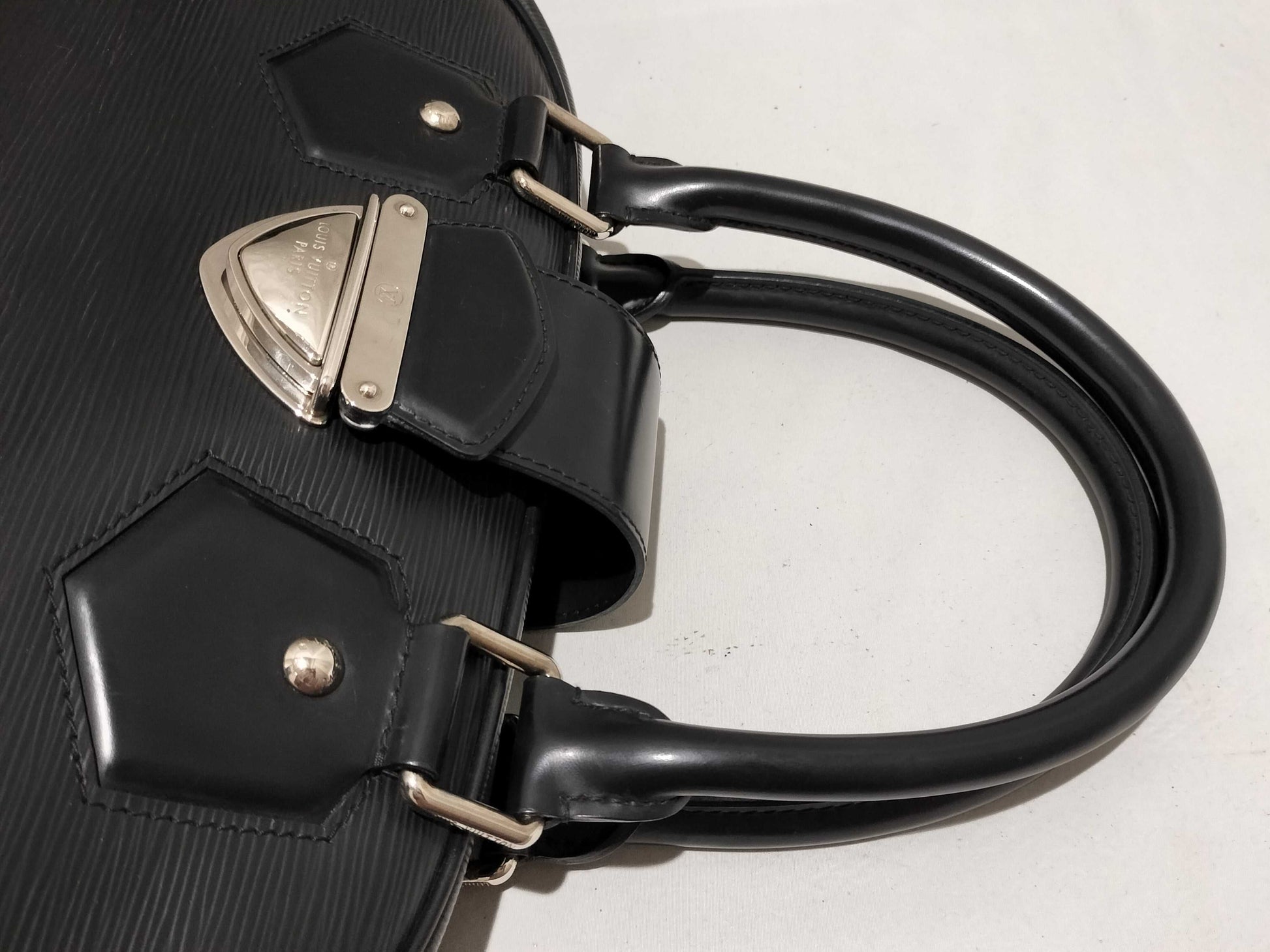 LOUIS VUITTON Epi Montaigne GM Handbag