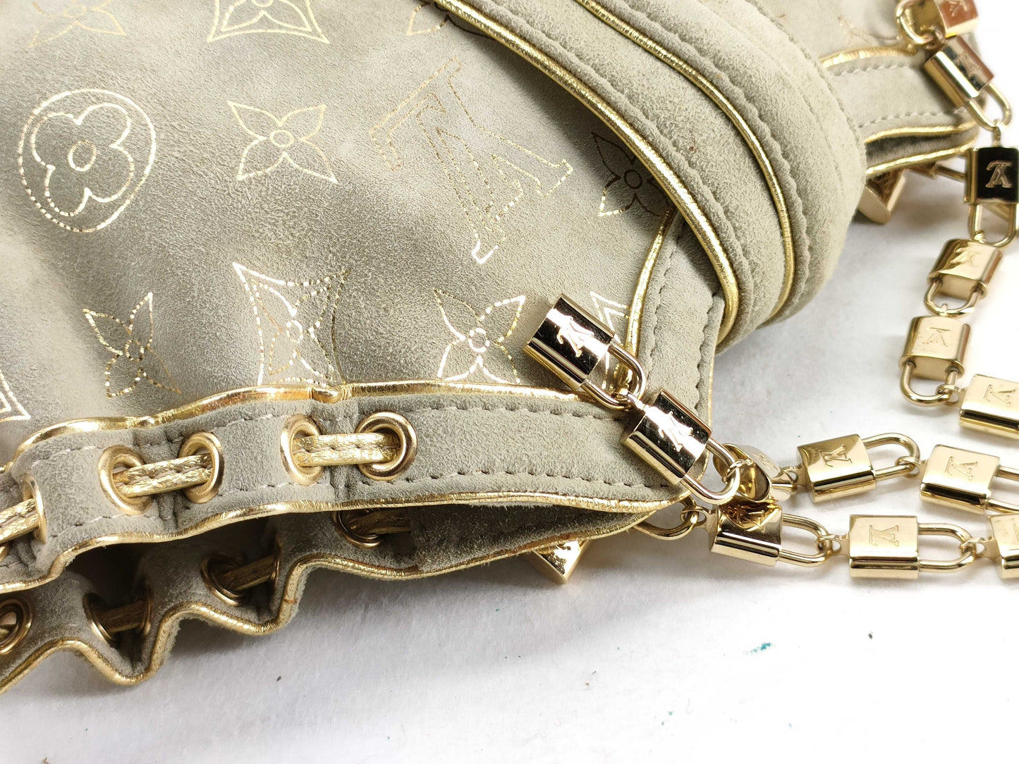 LOUIS VUITTON M92373 Extraordinaire PM Handbag with Dust Bag