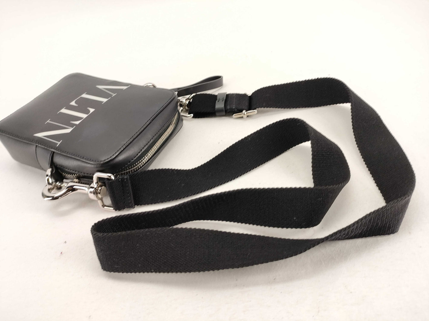 VALENTINO 5Y2B0943WVLTN Leather Small Shoulder Bag in Black with Strap