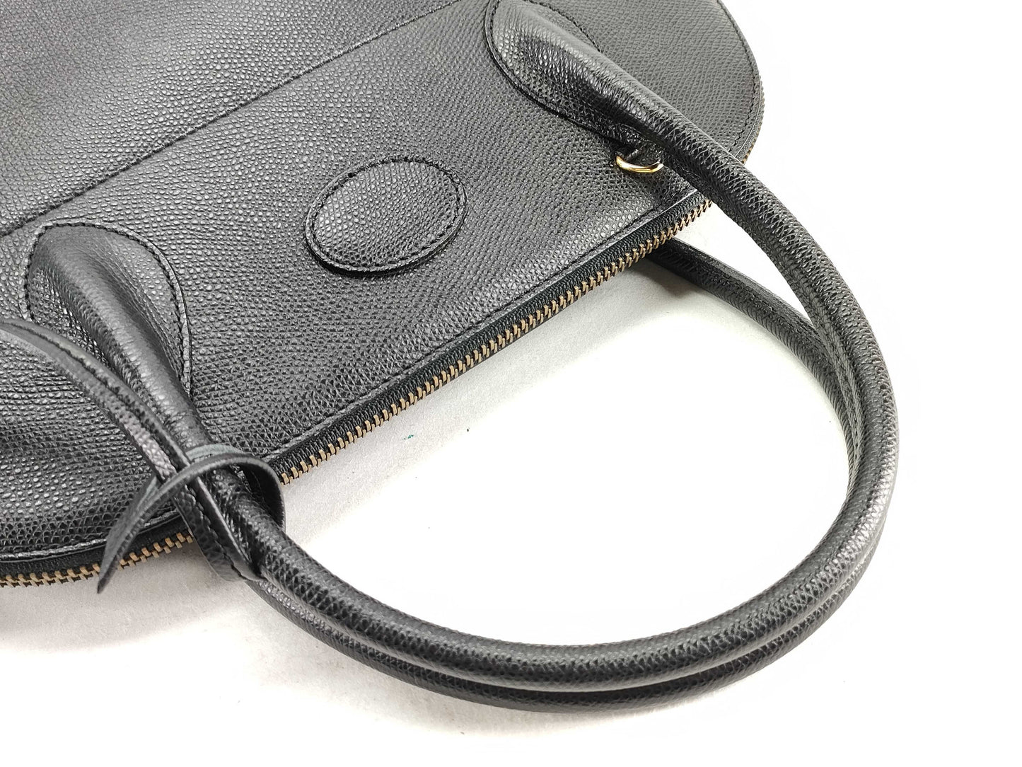 HIGH-CLASS Leather Handbag in Black with Strap, Cloche, Cadena, Two Keys, and Dust Bag