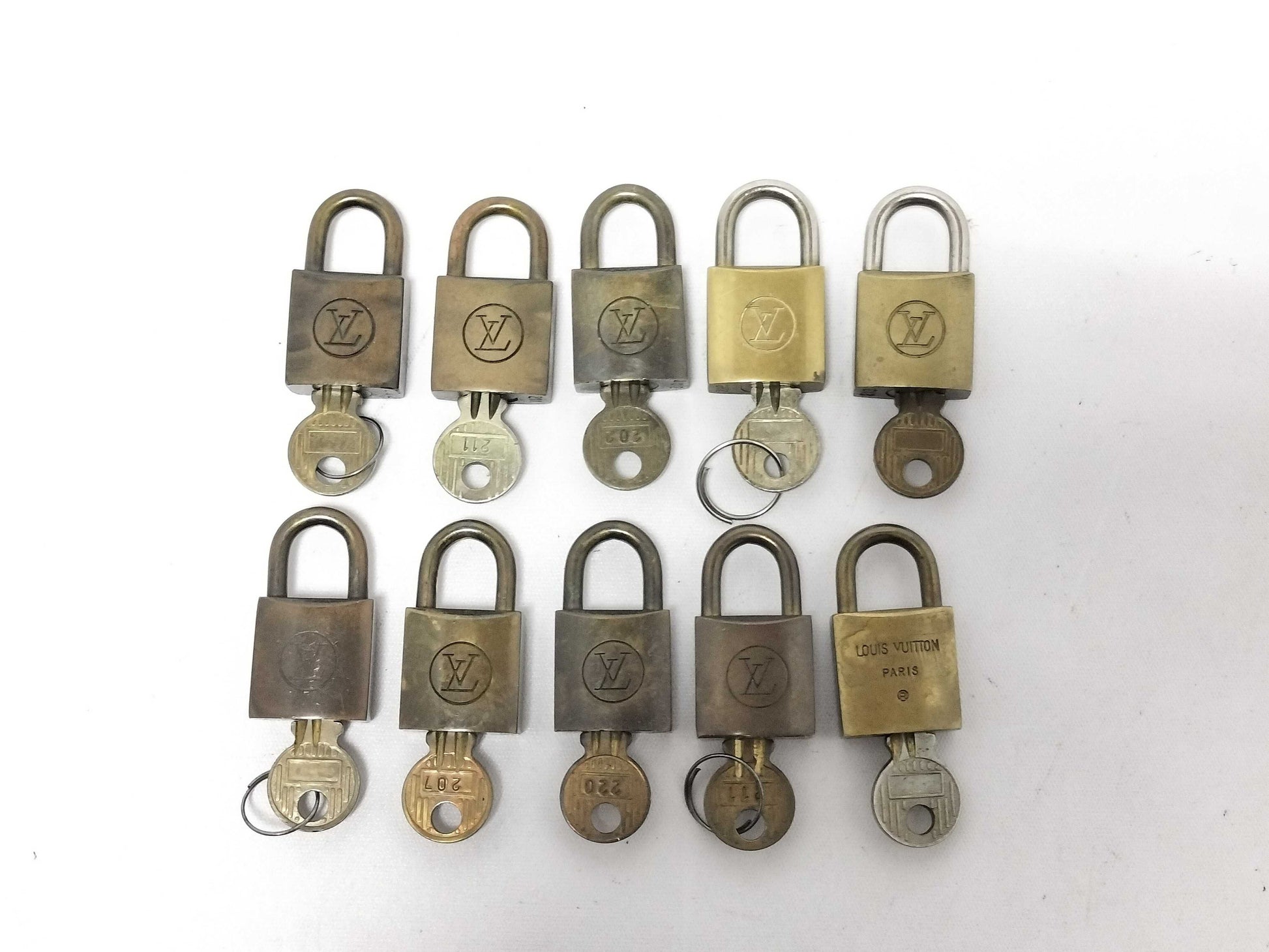 LOUIS VUITTON Cadena Key Set of 10 Other Accessories