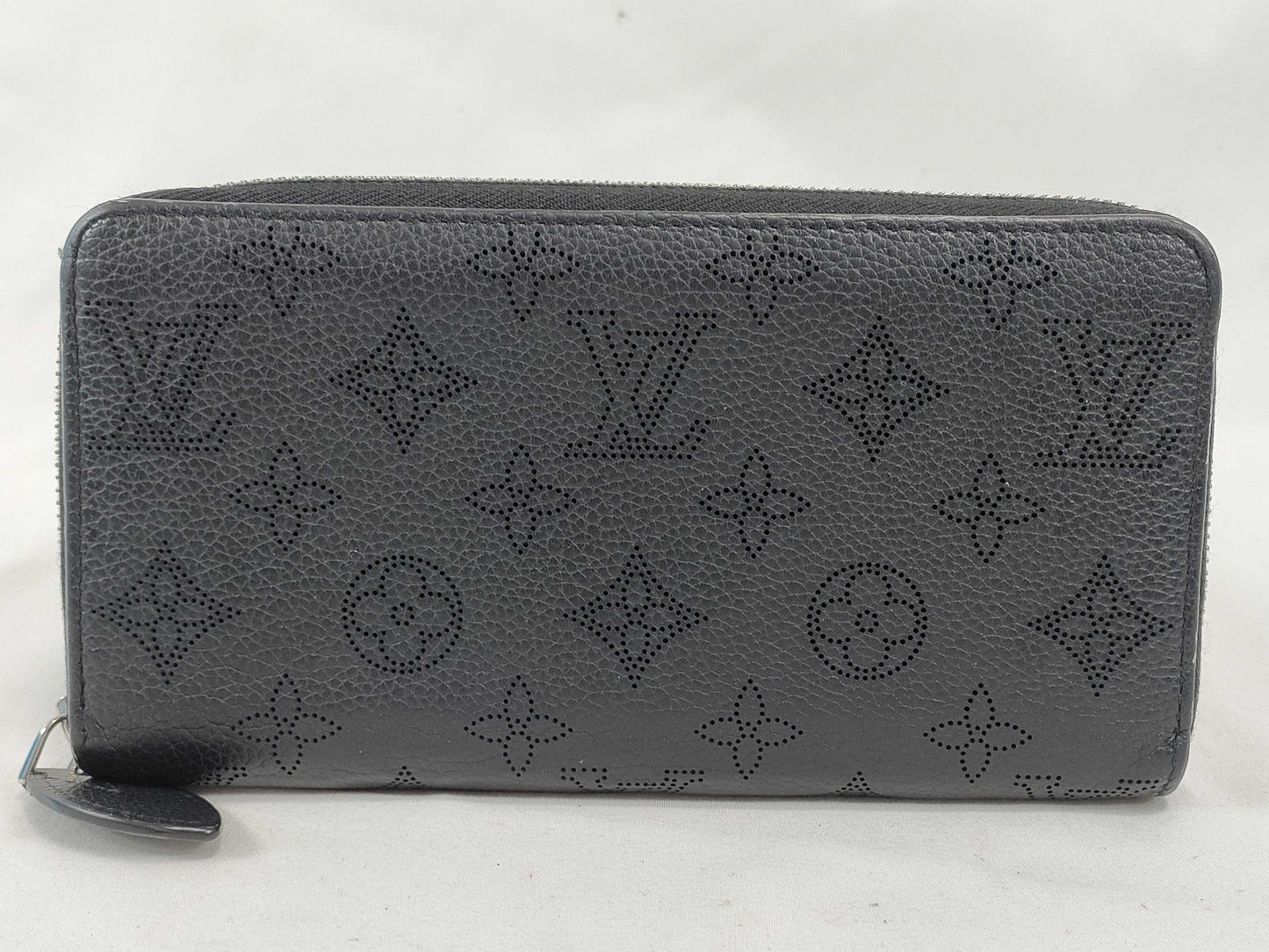 LOUIS VUITTON Mahina Monogram Mahina Zippy Wallet