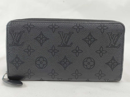 LOUIS VUITTON Mahina Monogram Mahina Zippy Wallet