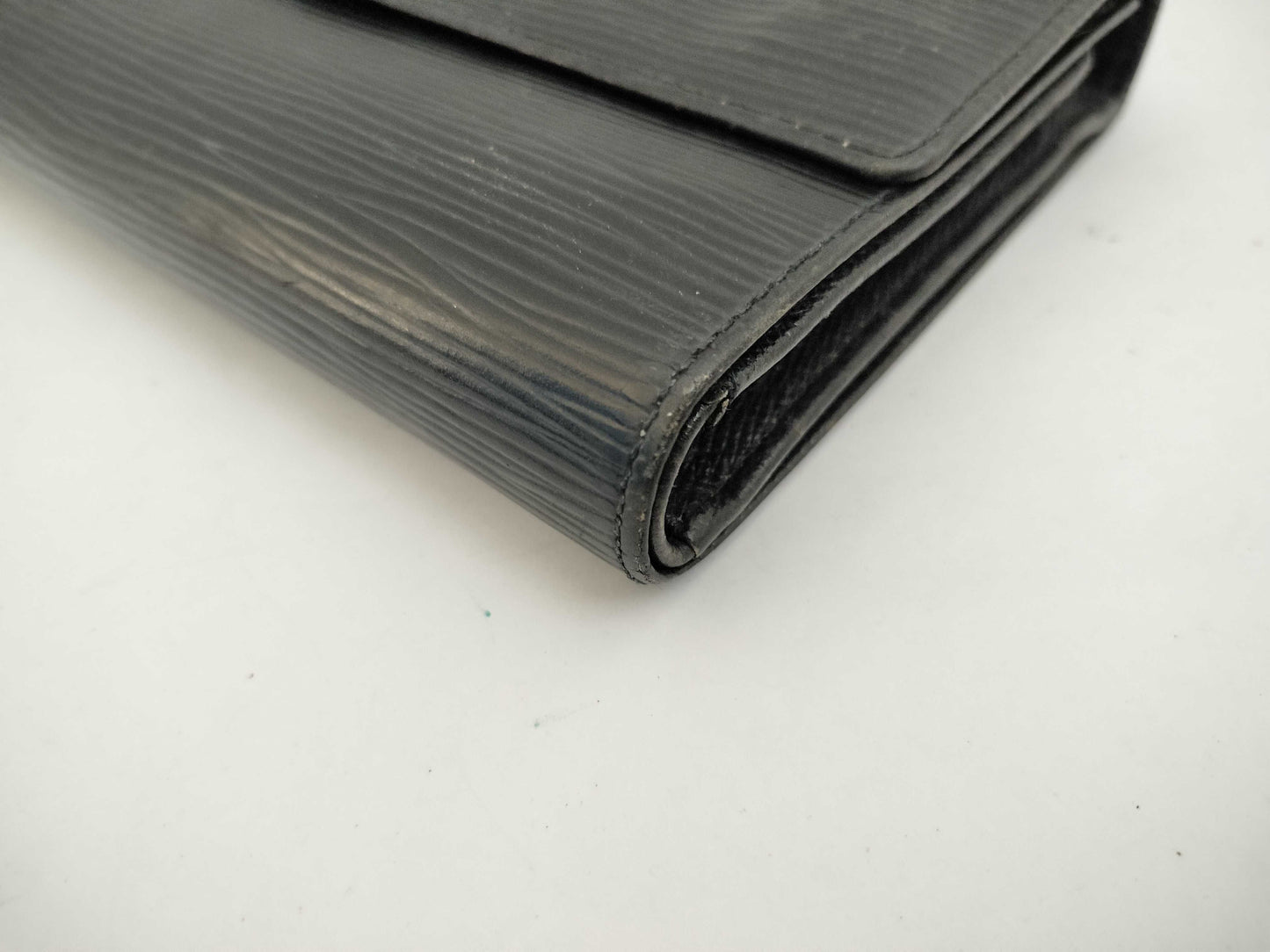 LOUIS VUITTON Epi Wallet Black