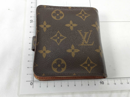 LOUIS VUITTON Monogram Louis Vuitton Monogram Folding Wallet