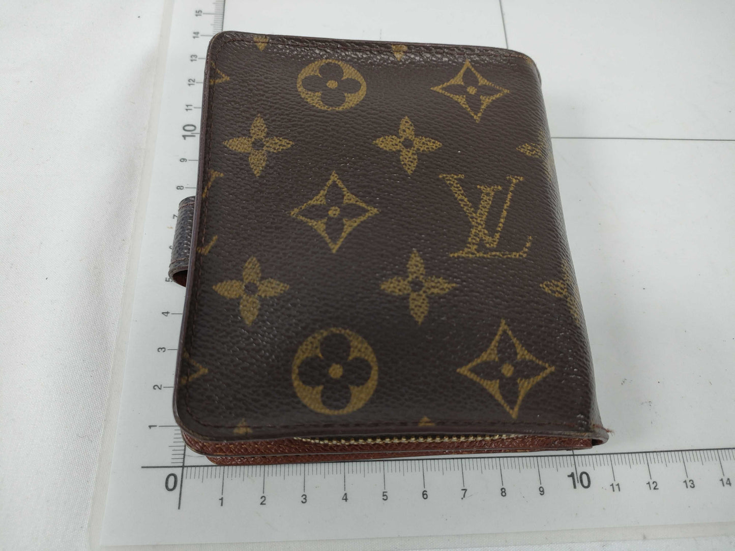 LOUIS VUITTON Monogram Louis Vuitton Monogram Folding Wallet