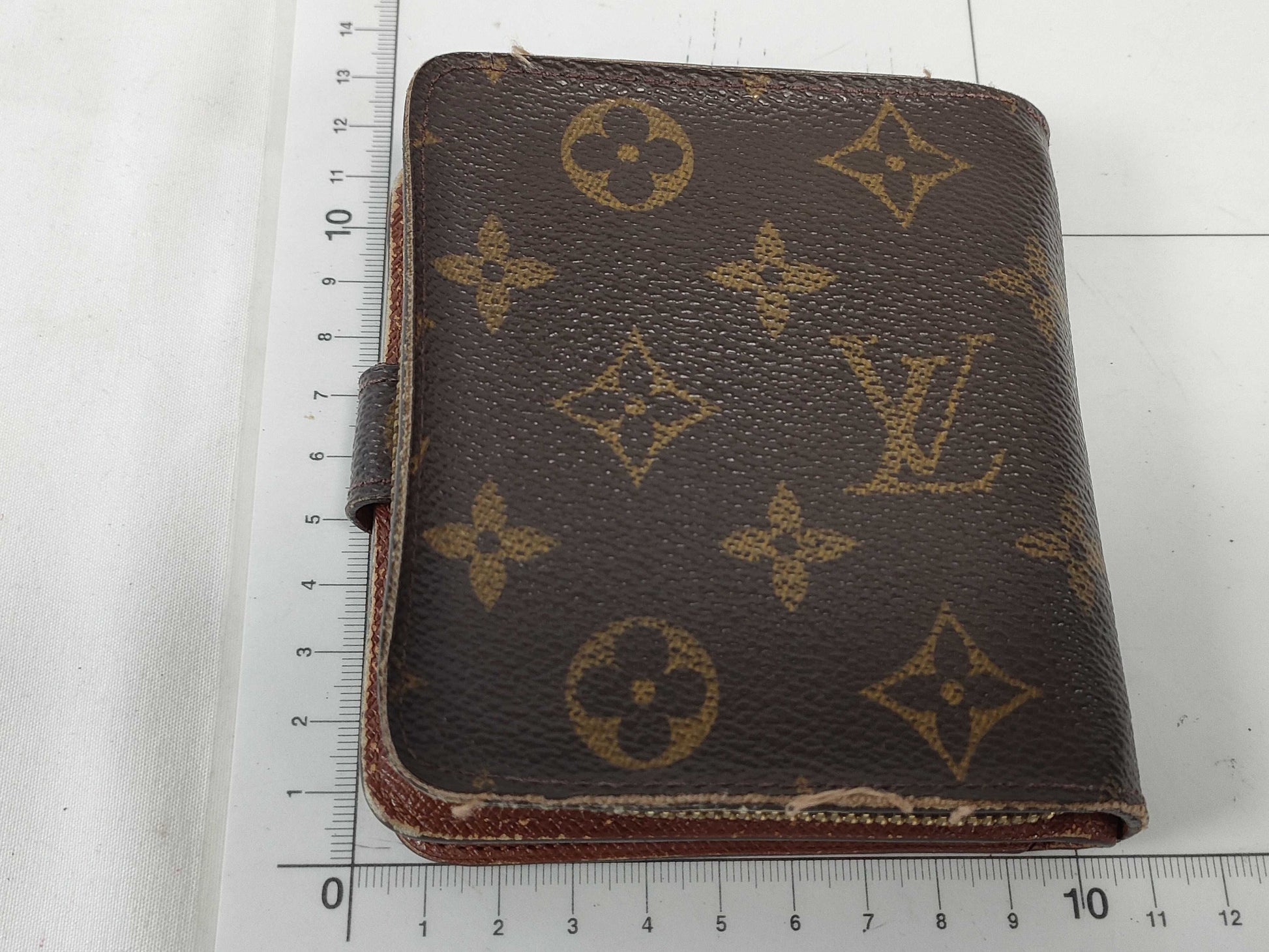 LOUIS VUITTON Monogram Louis Vuitton Monogram Folding Wallet