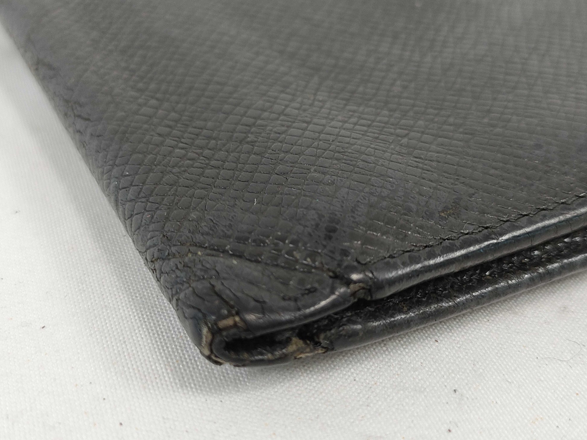 LOUIS VUITTON Taiga Bifold Wallet, Black