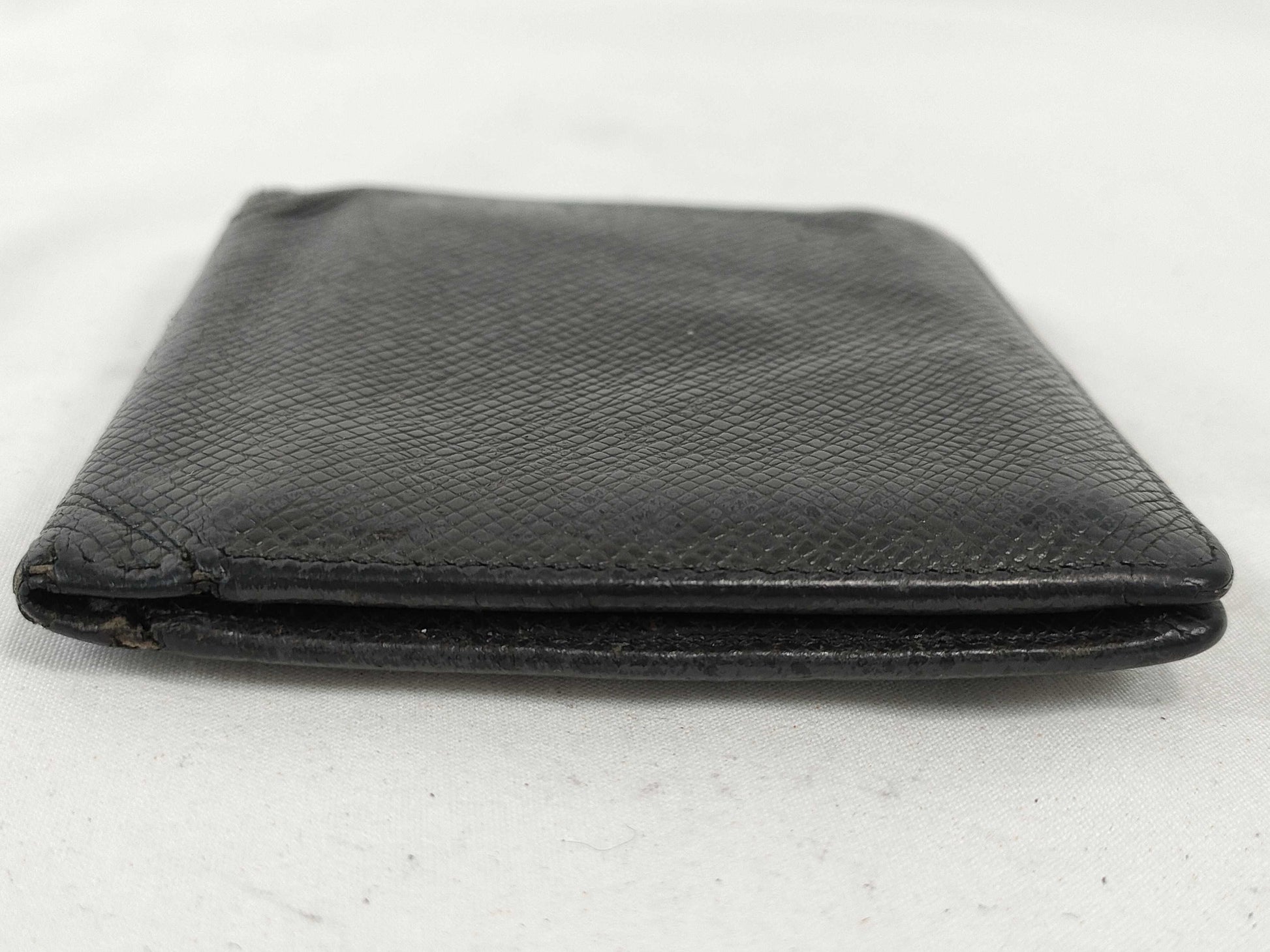 LOUIS VUITTON Taiga Bifold Wallet, Black