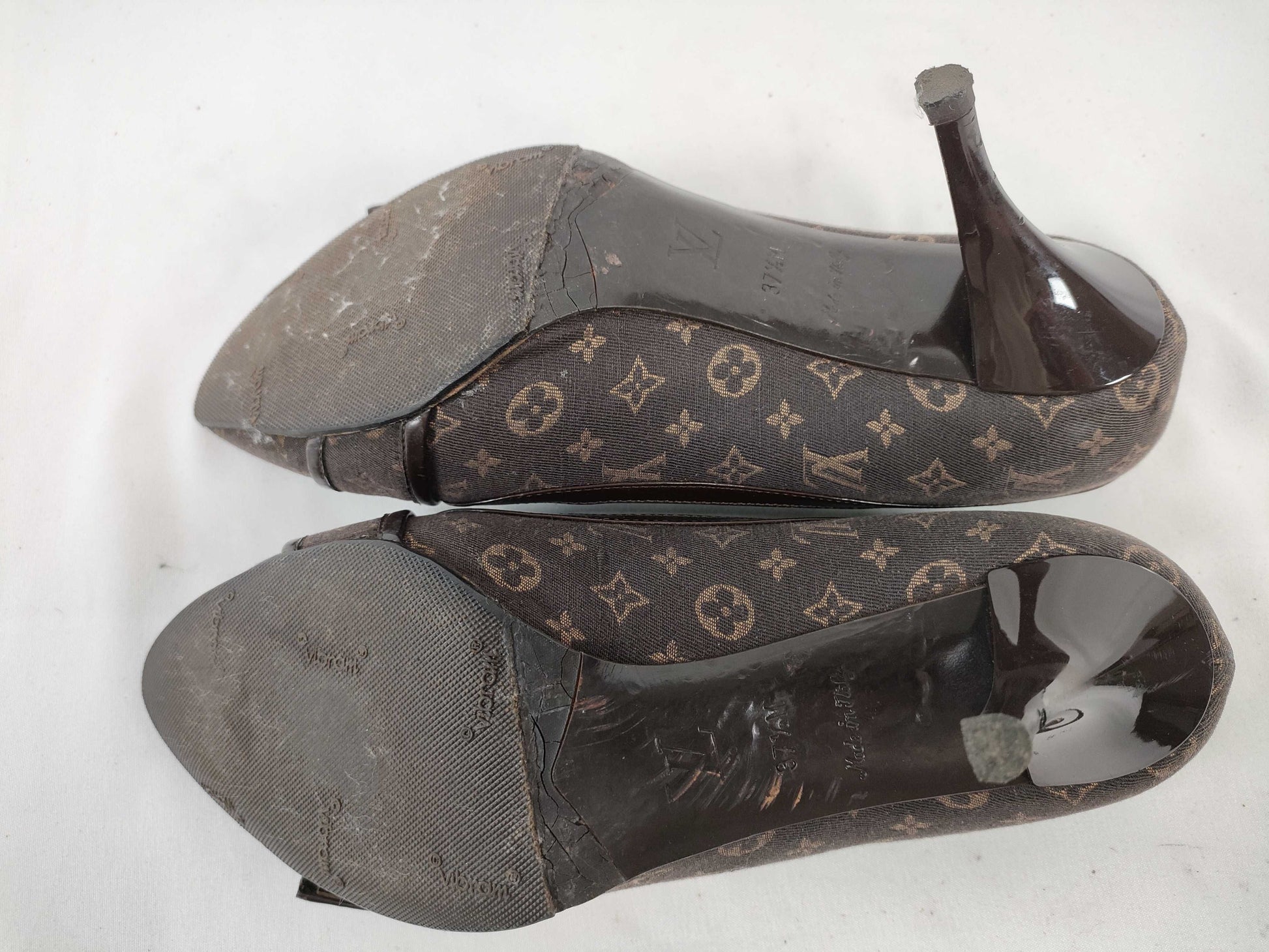 LOUIS VUITTON Monogram Mini LOUIS VUITTON Pumps