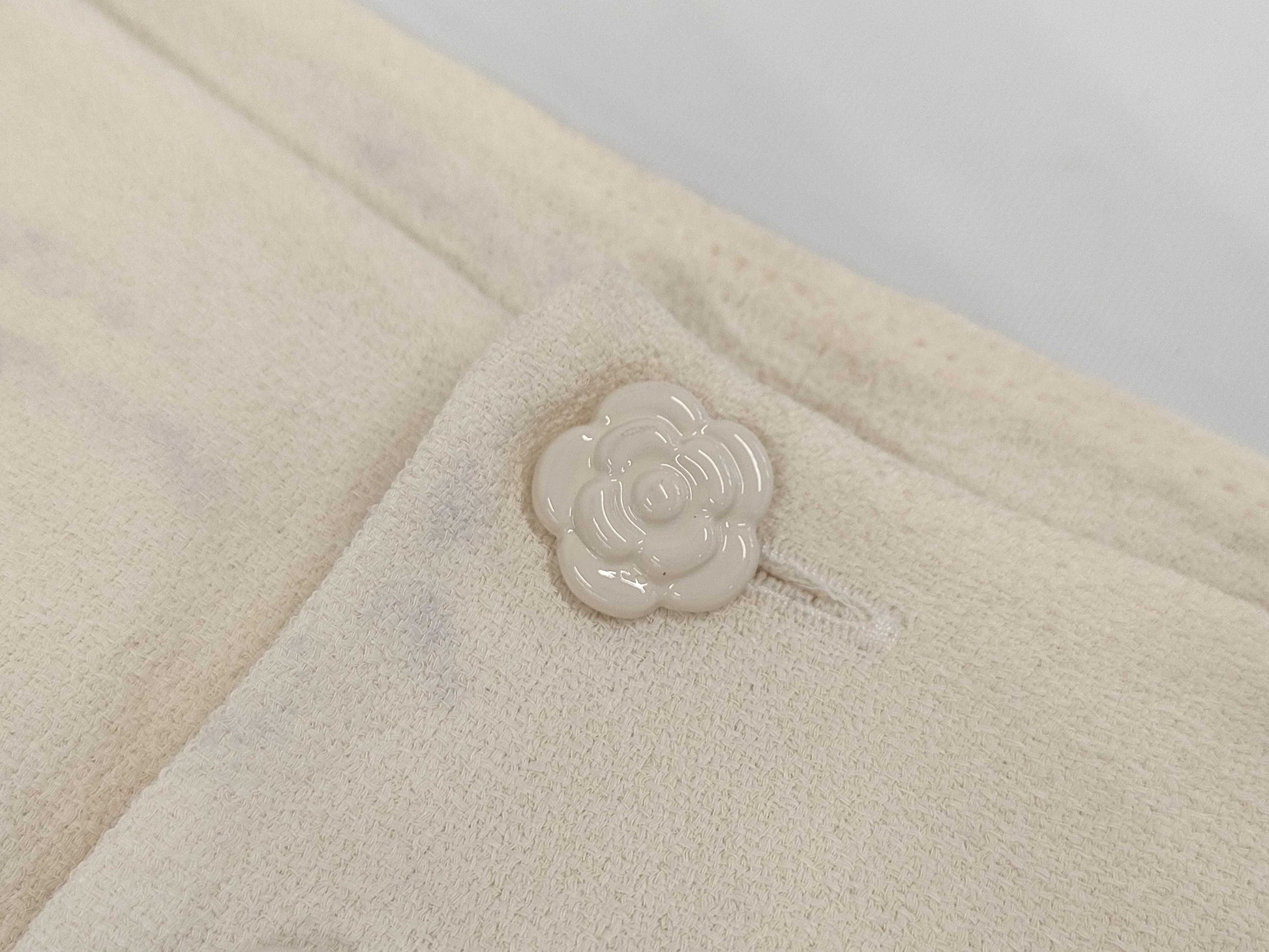 CHANEL White Tight Skirt Size 38 Skirt