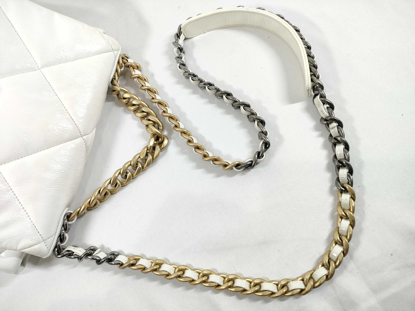 CHANEL CHANEL 19 Chain Shoulder Bag, Matelasse, 30s, Card and Sticker Included