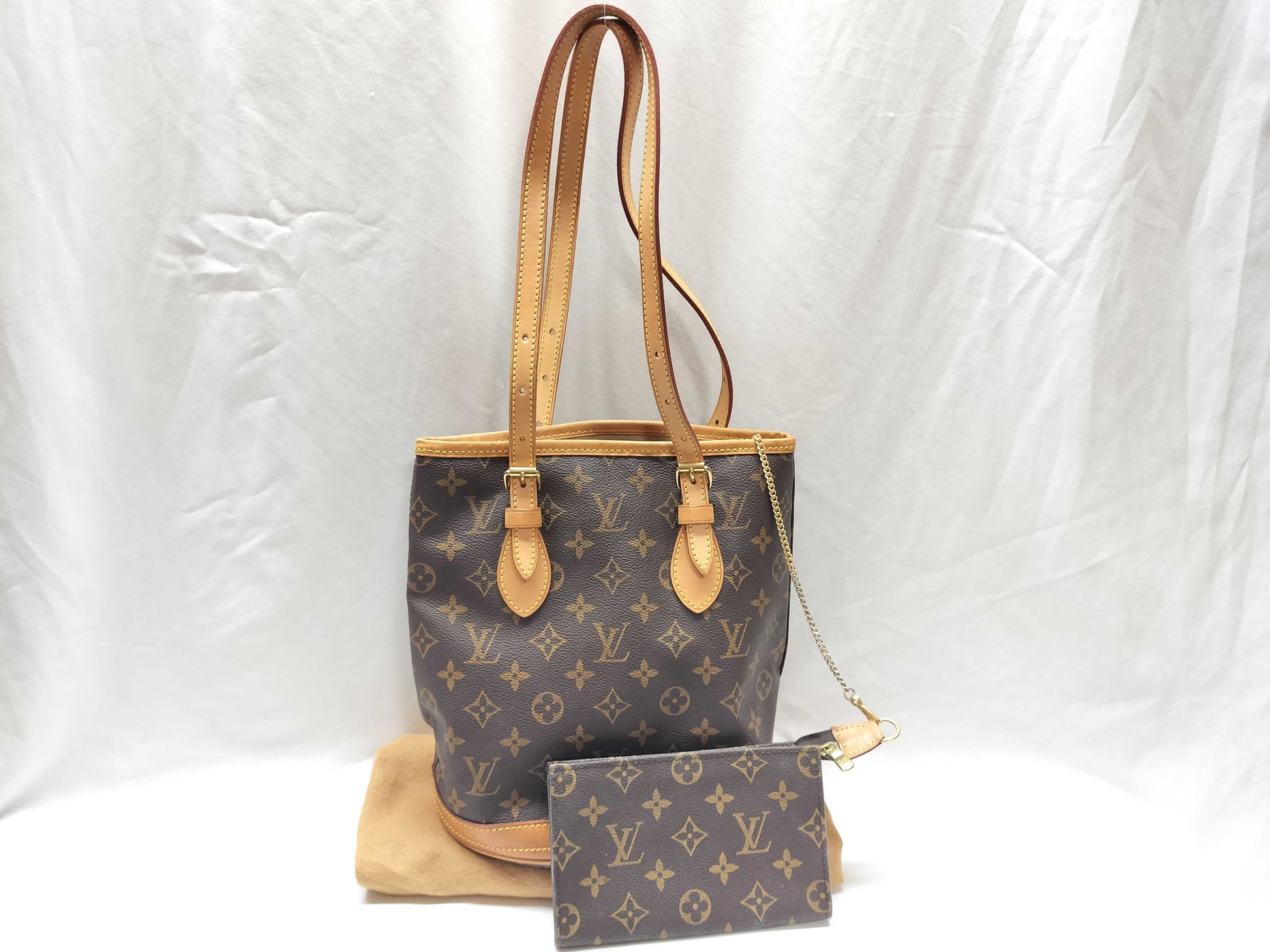 LOUIS VUITTON Monogram Bucket Shoulder Bag with Pouch 