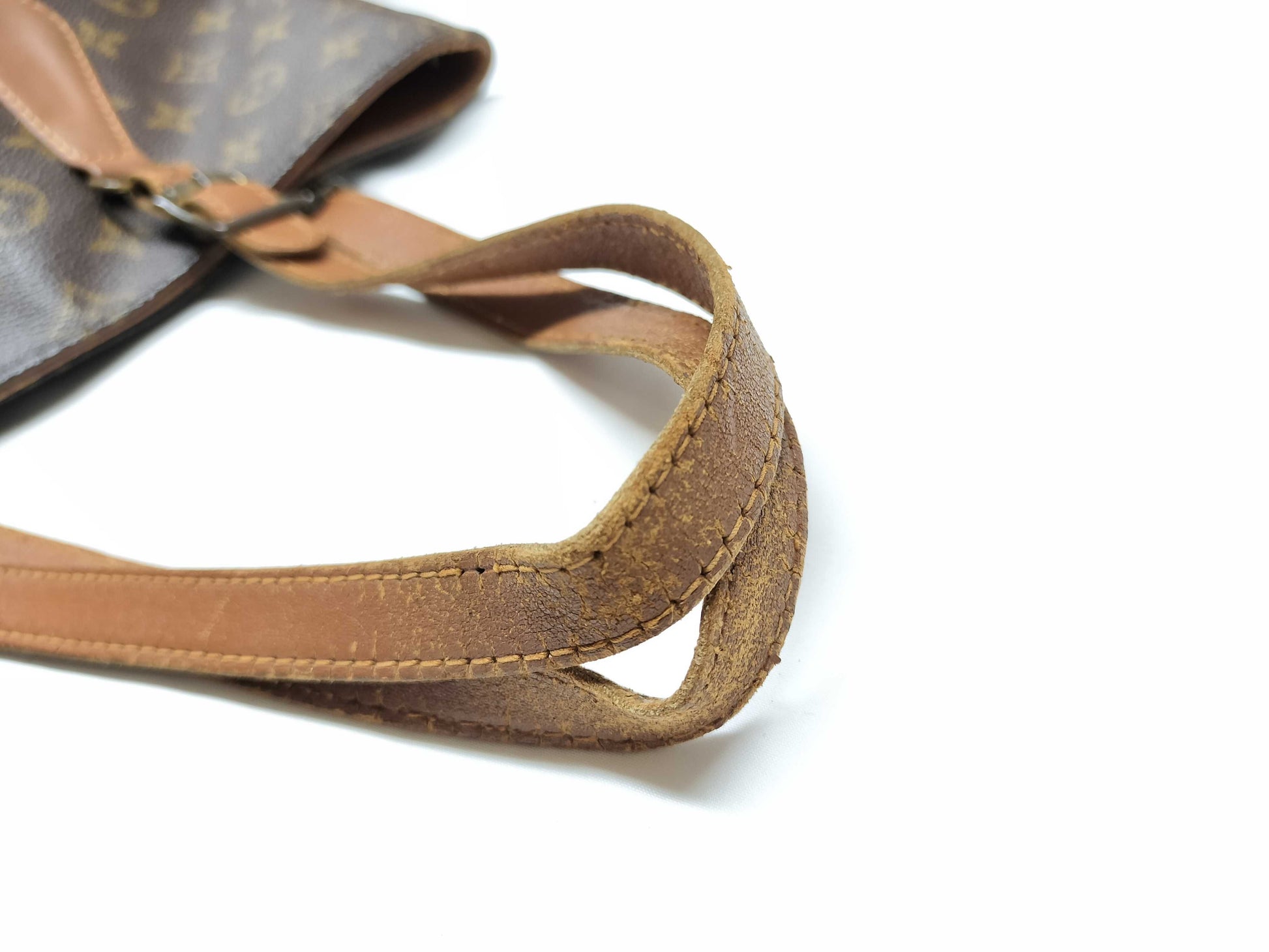 LOUIS VUITTON Monogram Clasp Bucket Shoulder Bag with Pouch