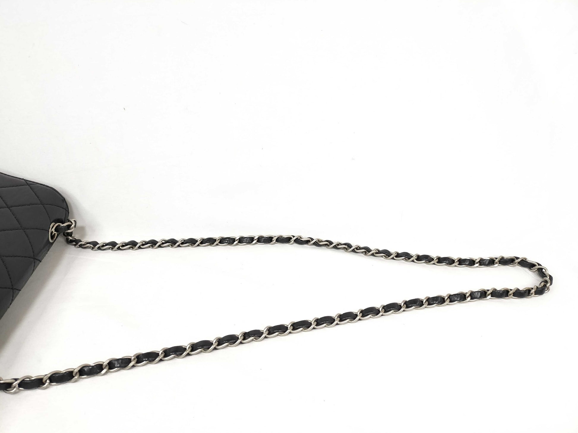 CHANEL Matelasse Matelasse Red x Black Shoulder Bag