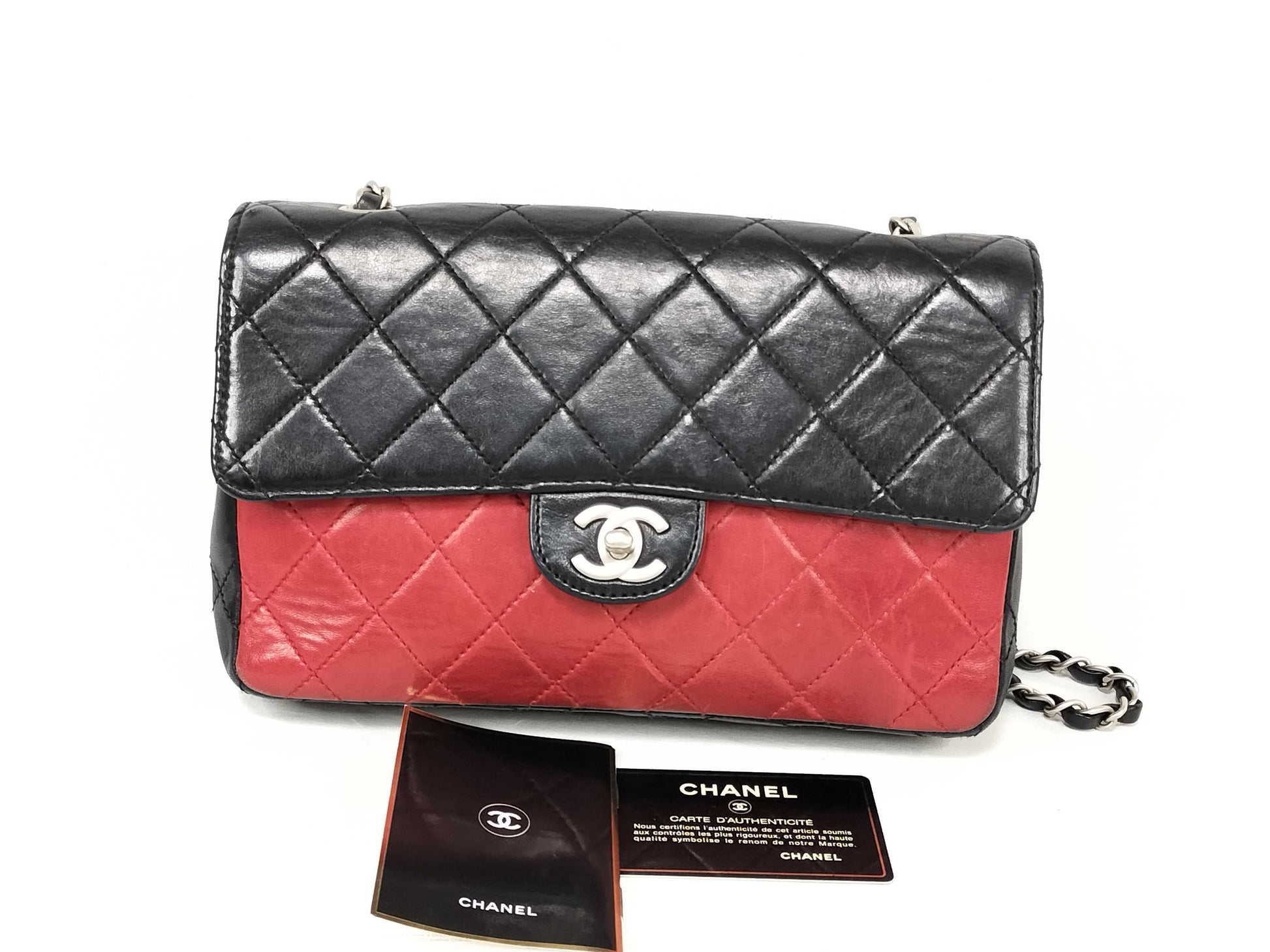 CHANEL Matelasse Matelasse Red x Black Shoulder Bag