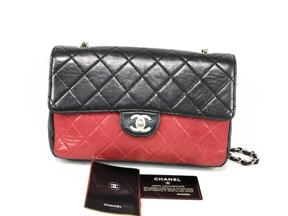 CHANEL Matelasse Matelasse Red x Black Shoulder Bag