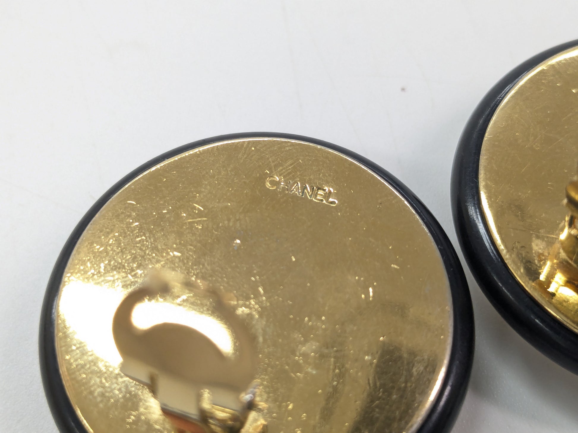 CHANEL Matelasse Chanel Coco Matelasse Black Gold Earrings