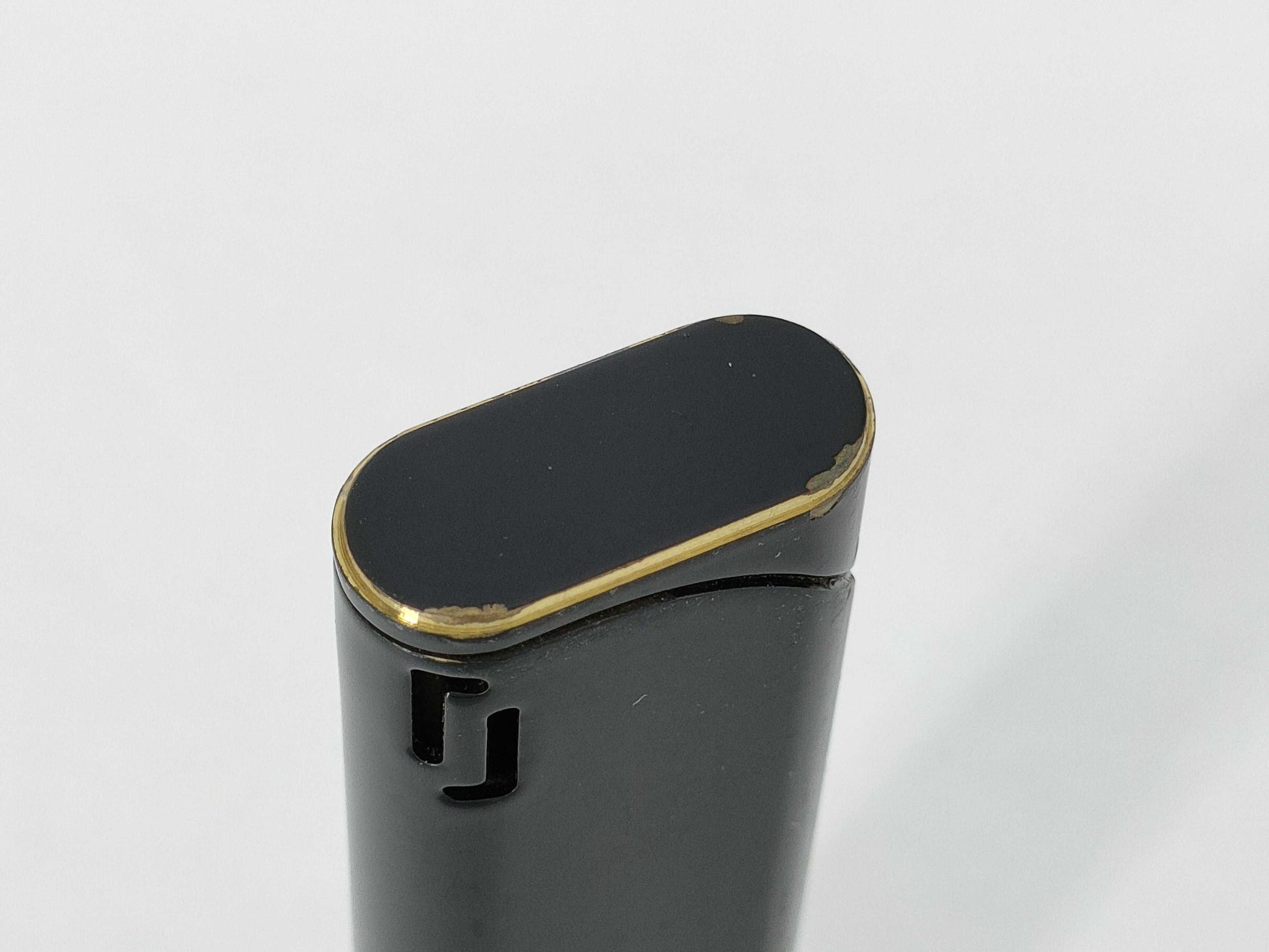 Yves Saint Laurent Lighter, ignition unconfirmed