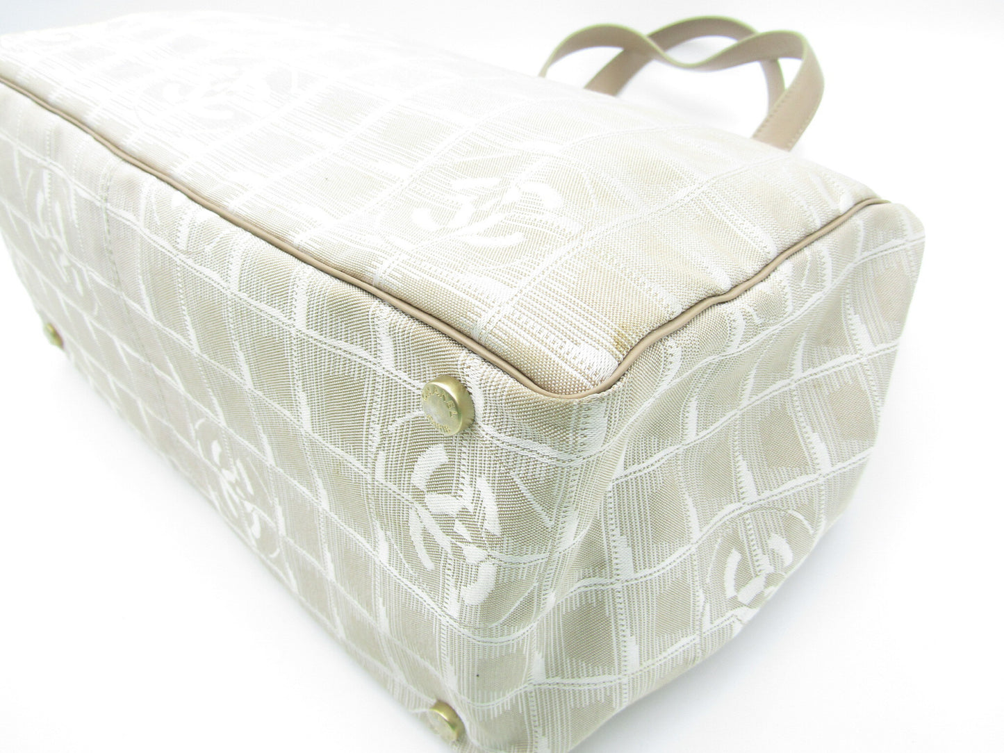 CHANEL By Sea New Travel Line Tote MM A15991 Y03030 Beige G Hardware Tote Bag