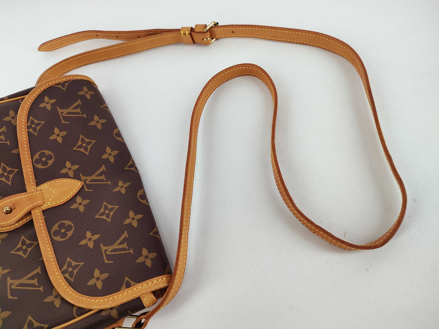LOUIS VUITTON Monogram Gibessier PM AR1915 Shoulder Bag