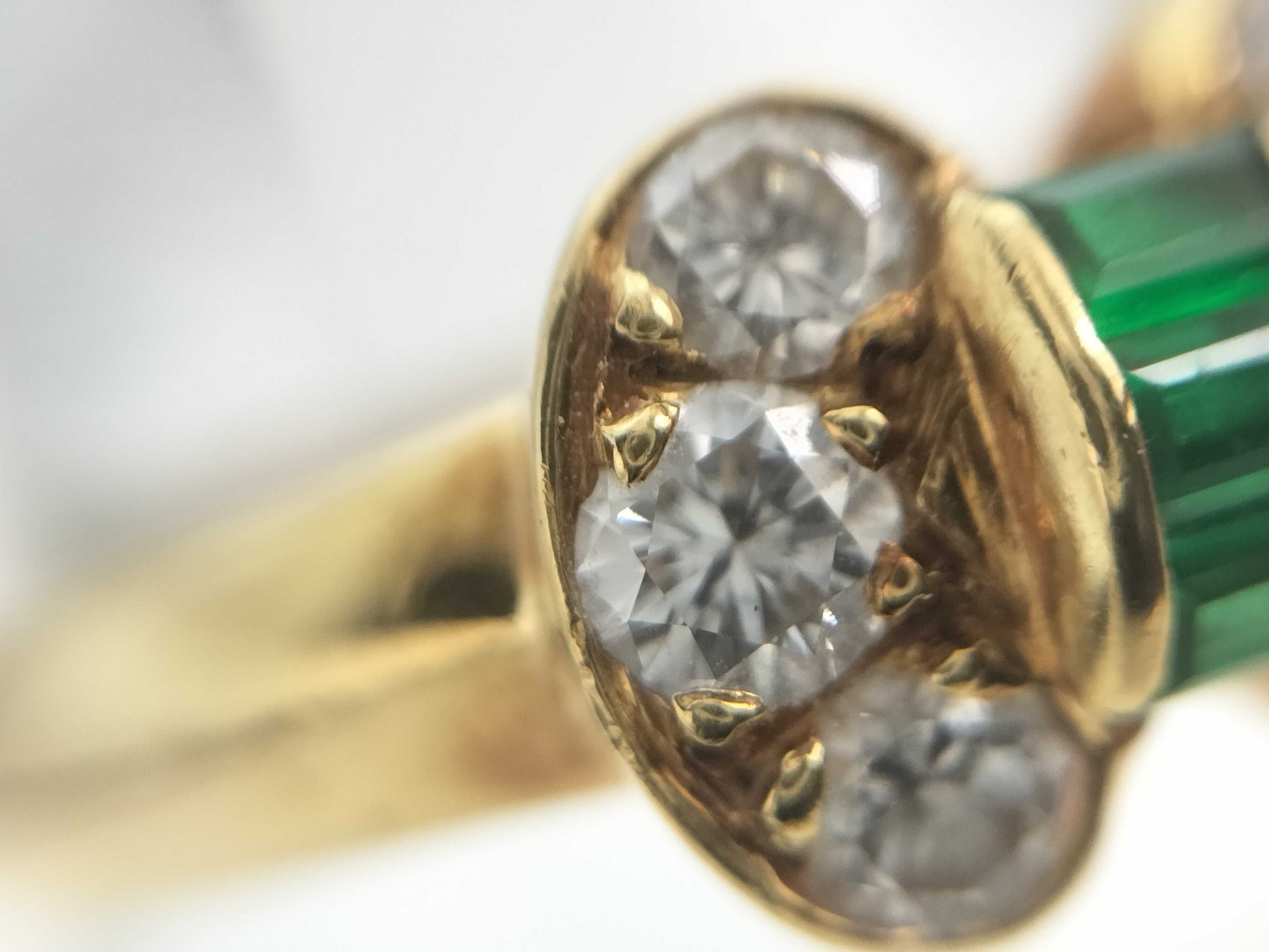 Van Cleef & Arpels Emerald and Diamond 18KT 4.6g Ring 