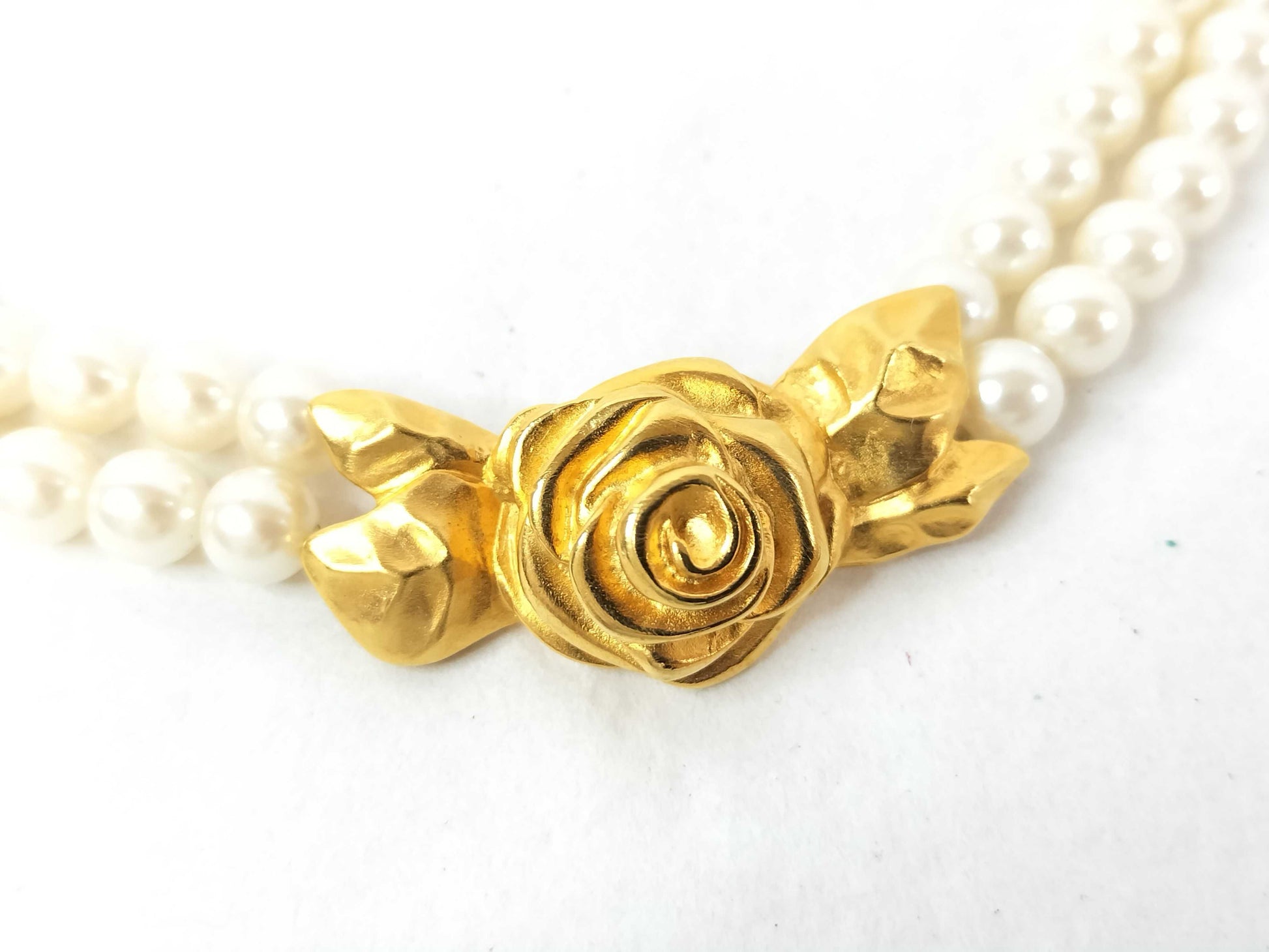 GIVENCHY Pearl Rose Necklace