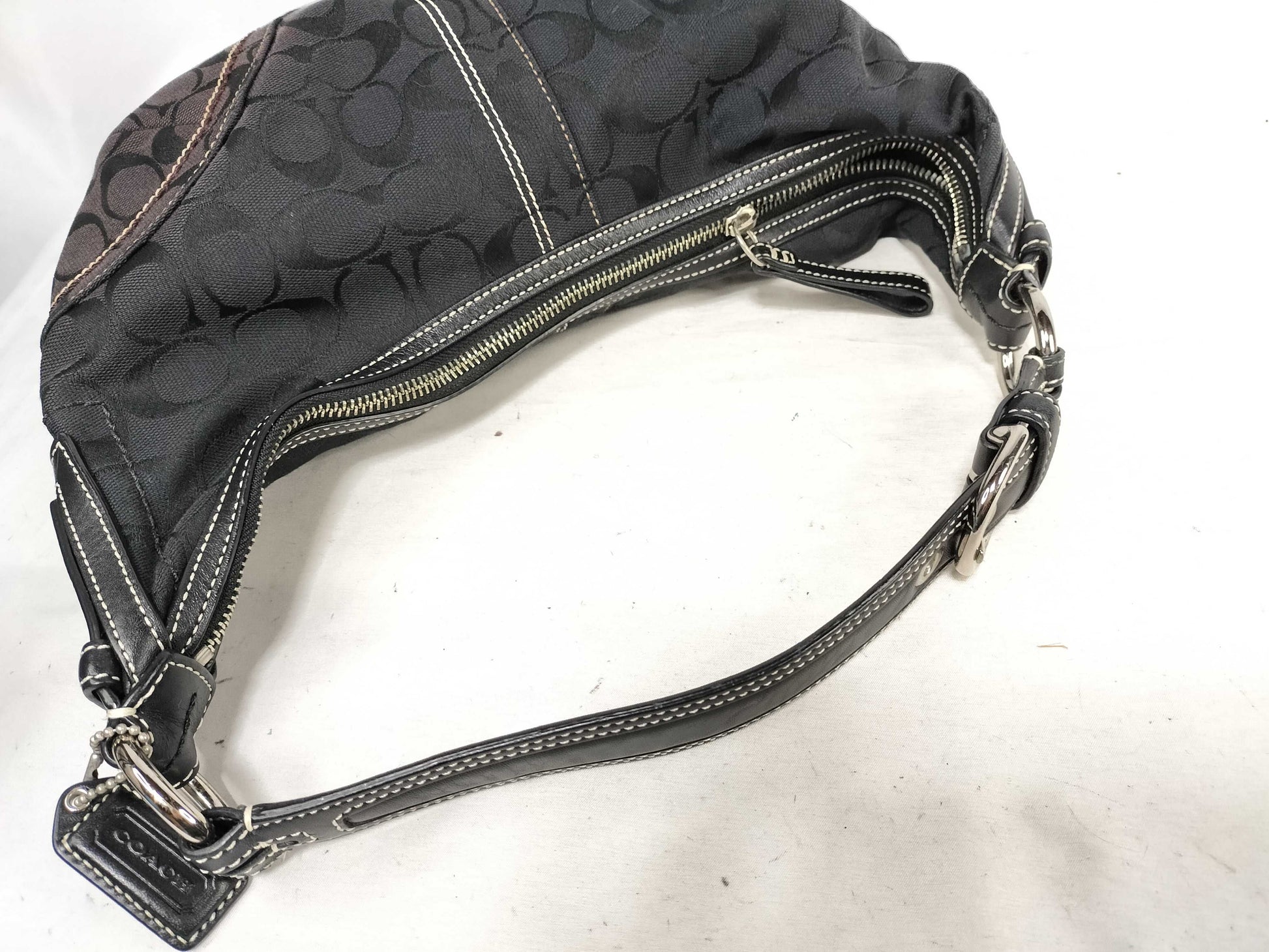 COACH Signature Coach Shoulder Bag Shoulder Bag