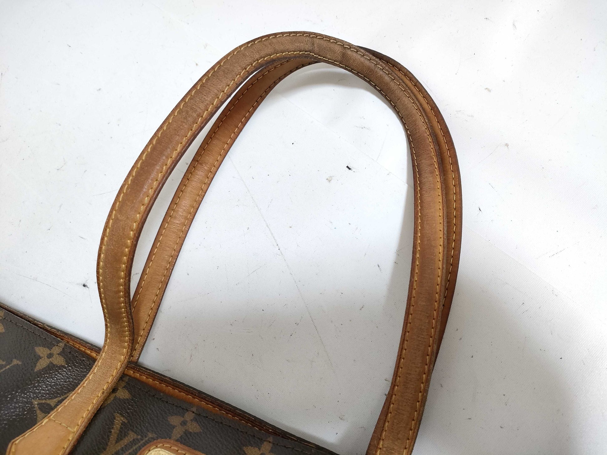 LOUIS VUITTON Monogram LV Wilshire MM M45644 Monogram Handbag