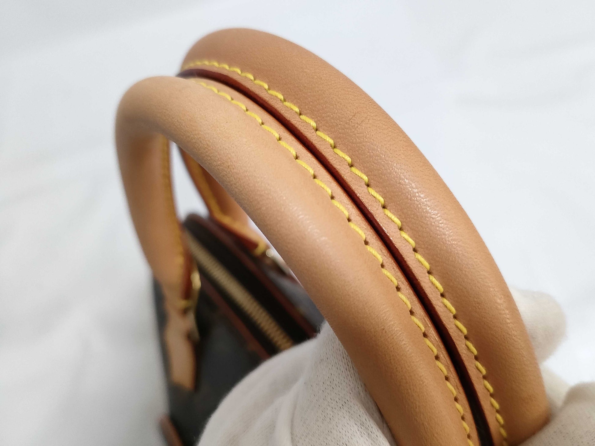 LOUIS VUITTON Monogram LV Ellipse MM M51126 Monogram Handbag