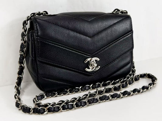 CHANEL Black Caviar Chevron Shoulder Bag, W18cm x H12cm x D6cm, Approx. 24th Series [Sealed], Silver Hardware, Excellent Condition, Item No. 24200973