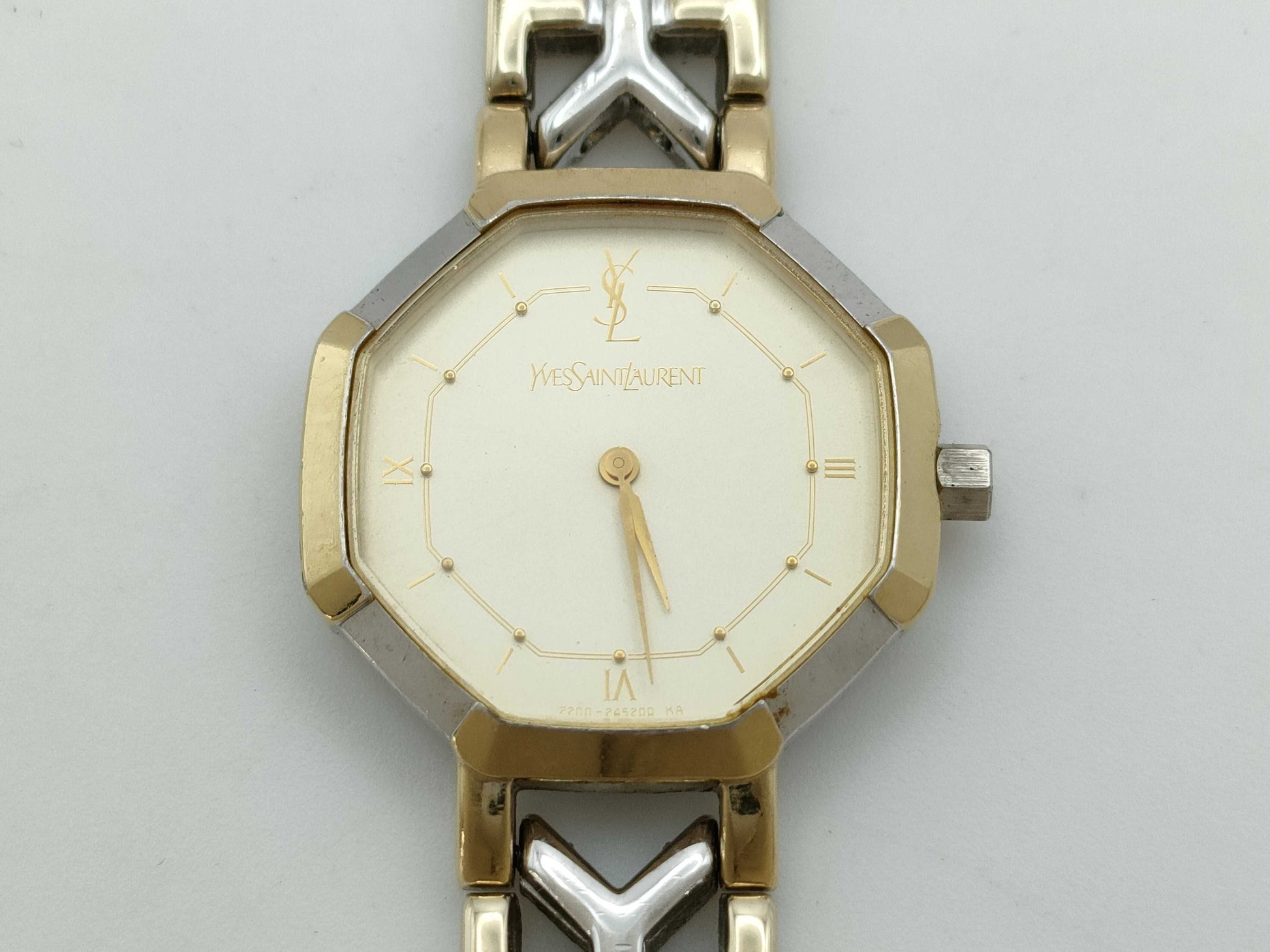 Yves Saint Laurent 2200-241762YO 2110067 Quartz Unmoving Women's Watch
