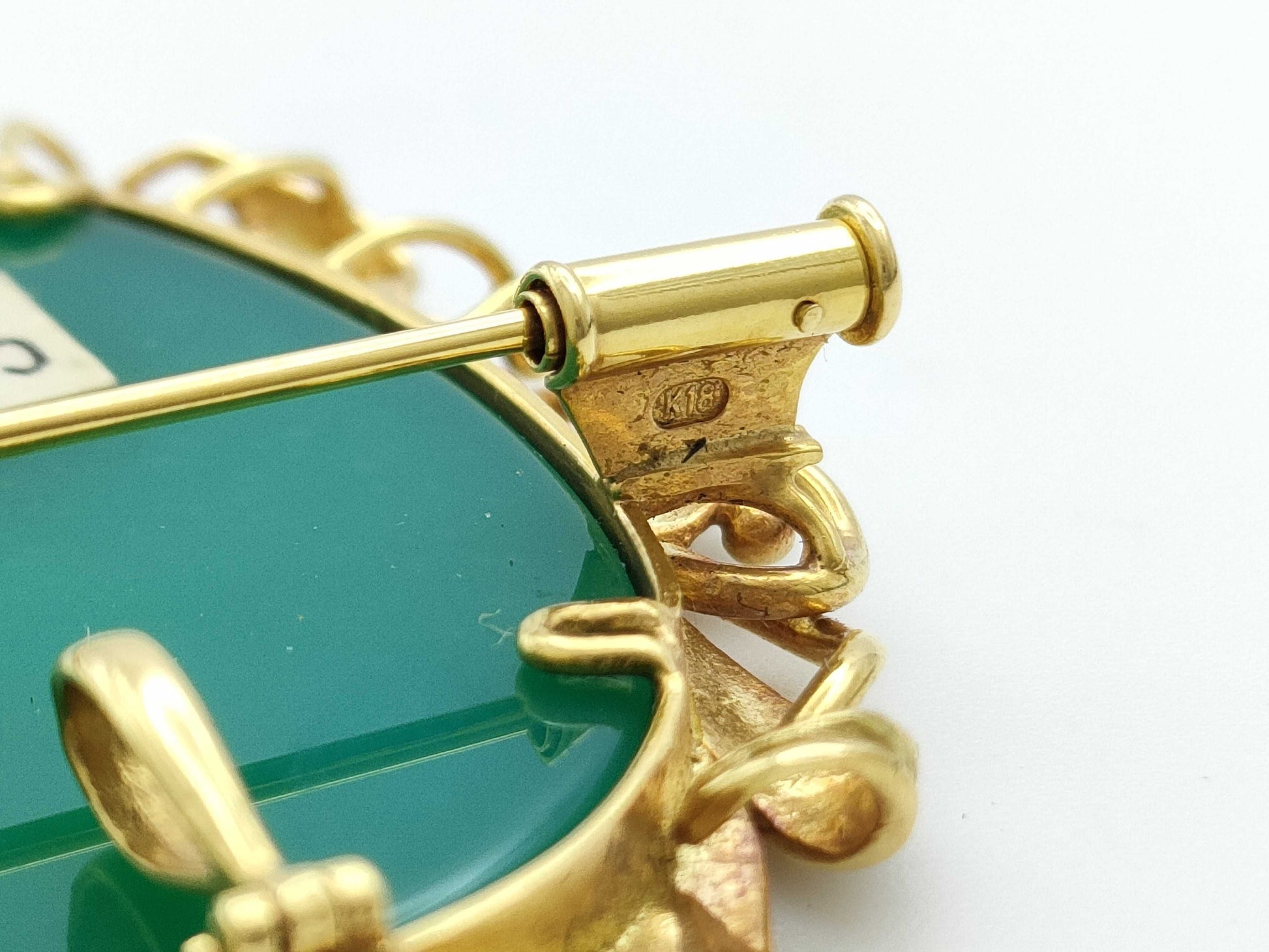 Cameo 18K 21.5g Brooch 