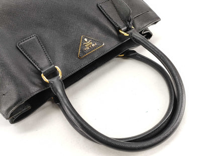 PRADA PRADA Saffiano Handbag in Black Leather with Shoulder Strap/Crochet/Gallery
