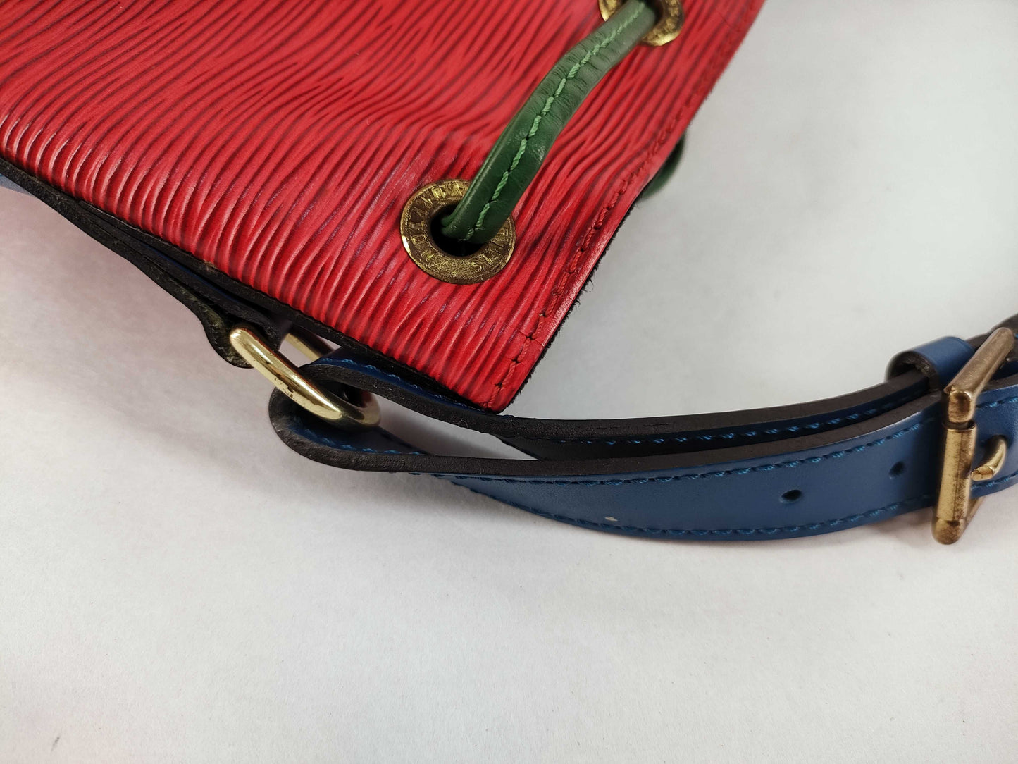 LOUIS VUITTON Epi Noe Shoulder Bag, Red and Blue, M44084, AR0915