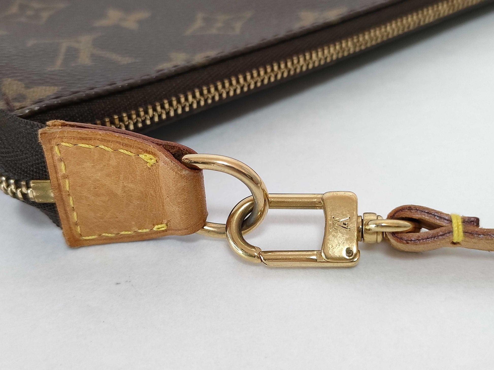 LOUIS VUITTON Monogram Pochette Accessoires 