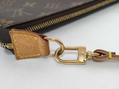 LOUIS VUITTON Monogram Pochette Accessoires 