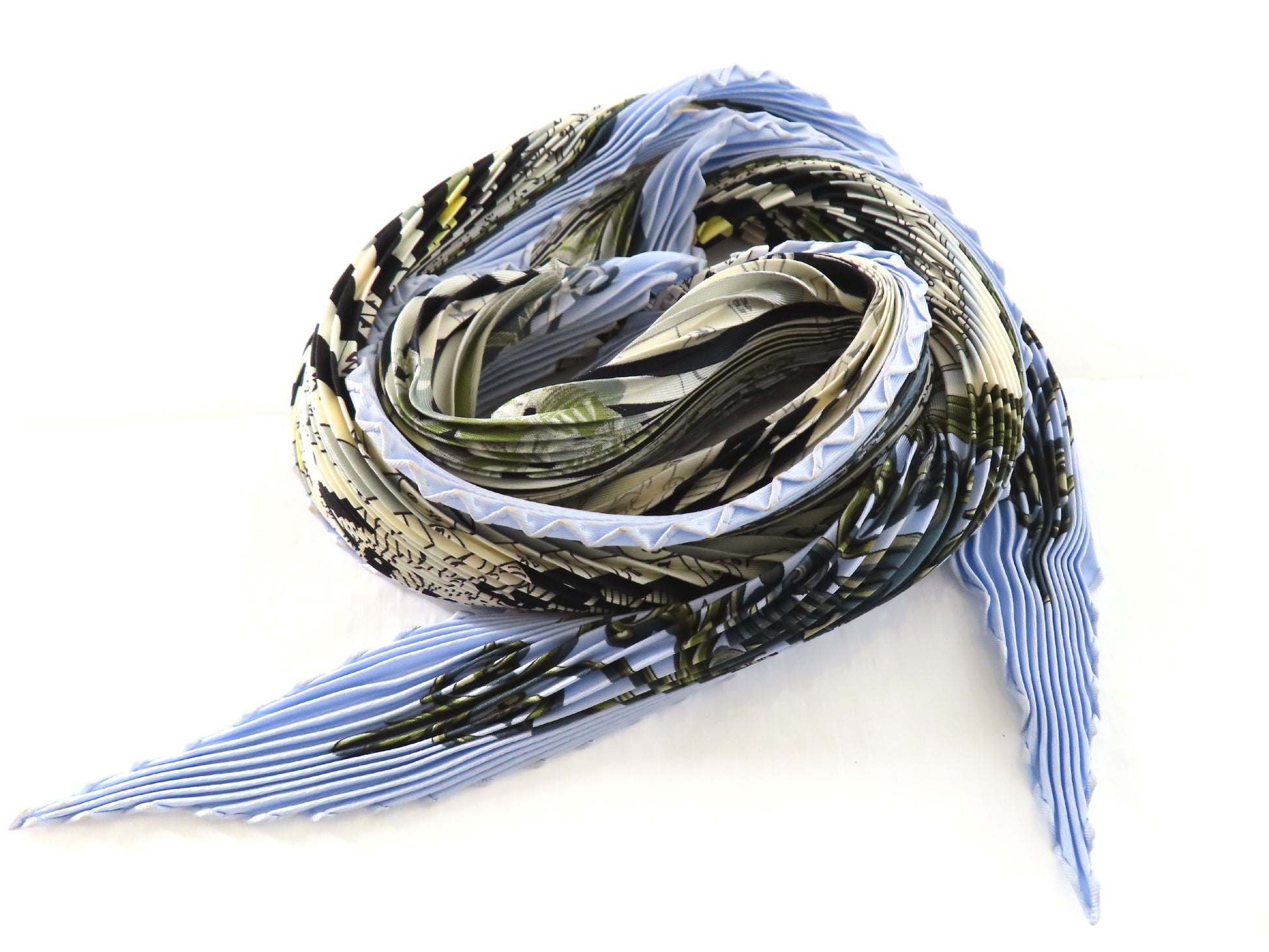 HERMES Carre Hermes Pleated Carre Scarf