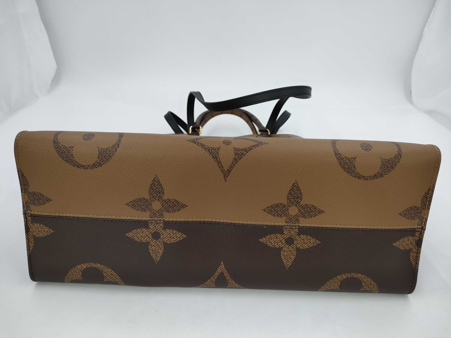 LOUIS VUITTON Louis Vuitton On the Go GM Tote Bag
