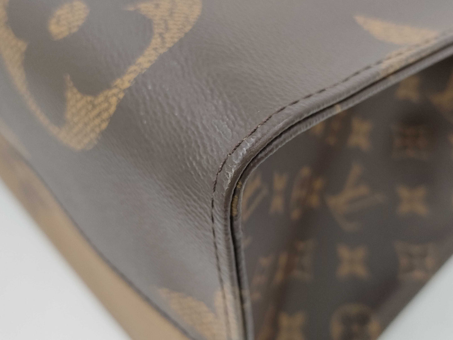 LOUIS VUITTON Louis Vuitton Monogram On the Go GM Tote Bag