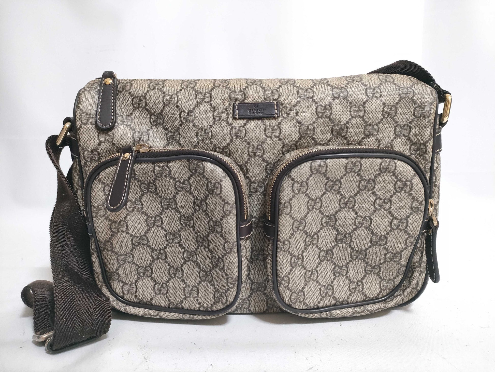 GUCCI GG Supreme Shoulder Bag