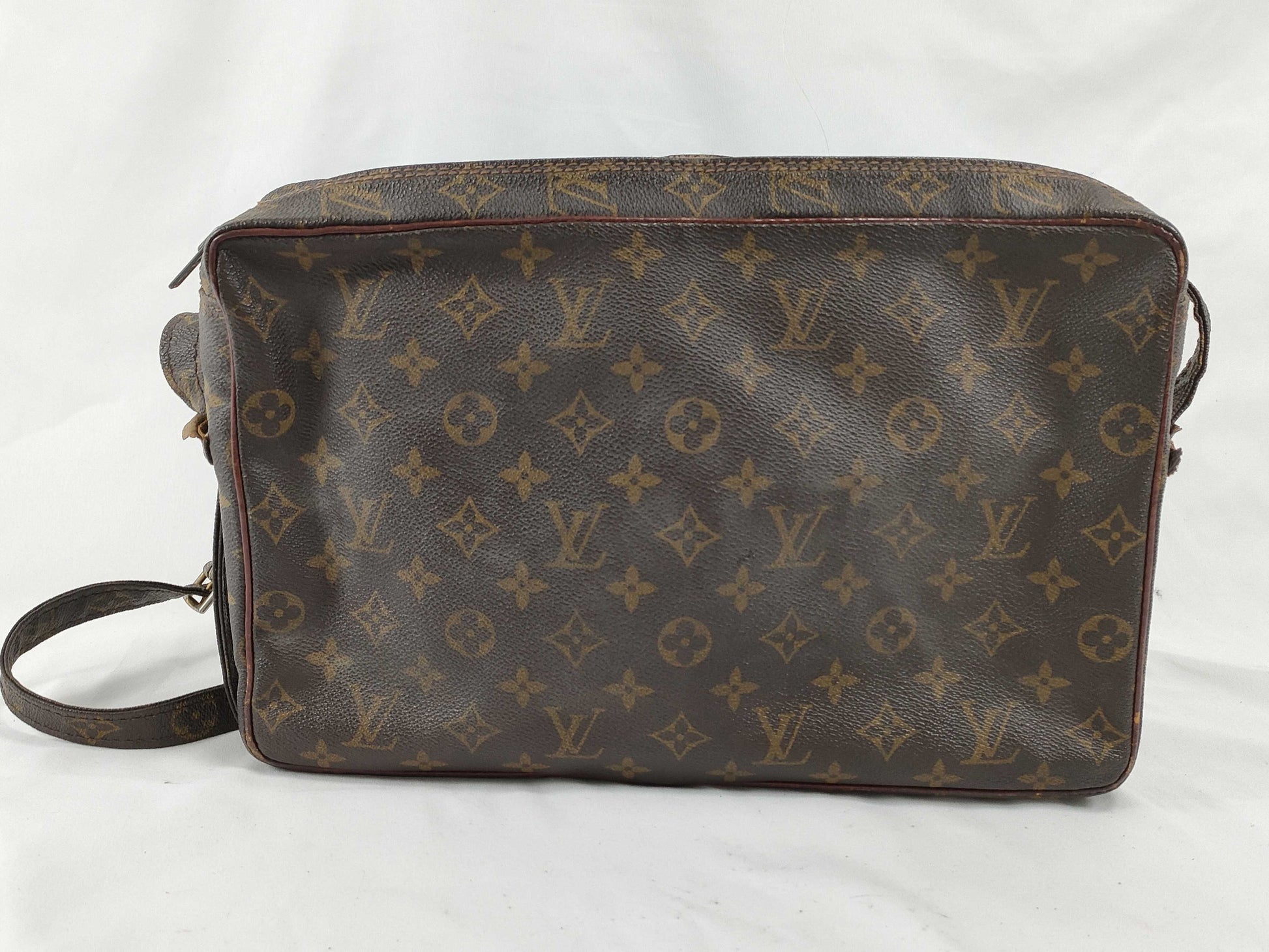 LOUIS VUITTON Monogram Shoulder Bag 