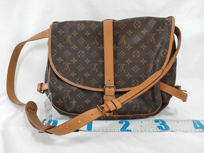 LOUIS VUITTON Monogram Saumur 30 Shoulder Bag M42256/AR1900