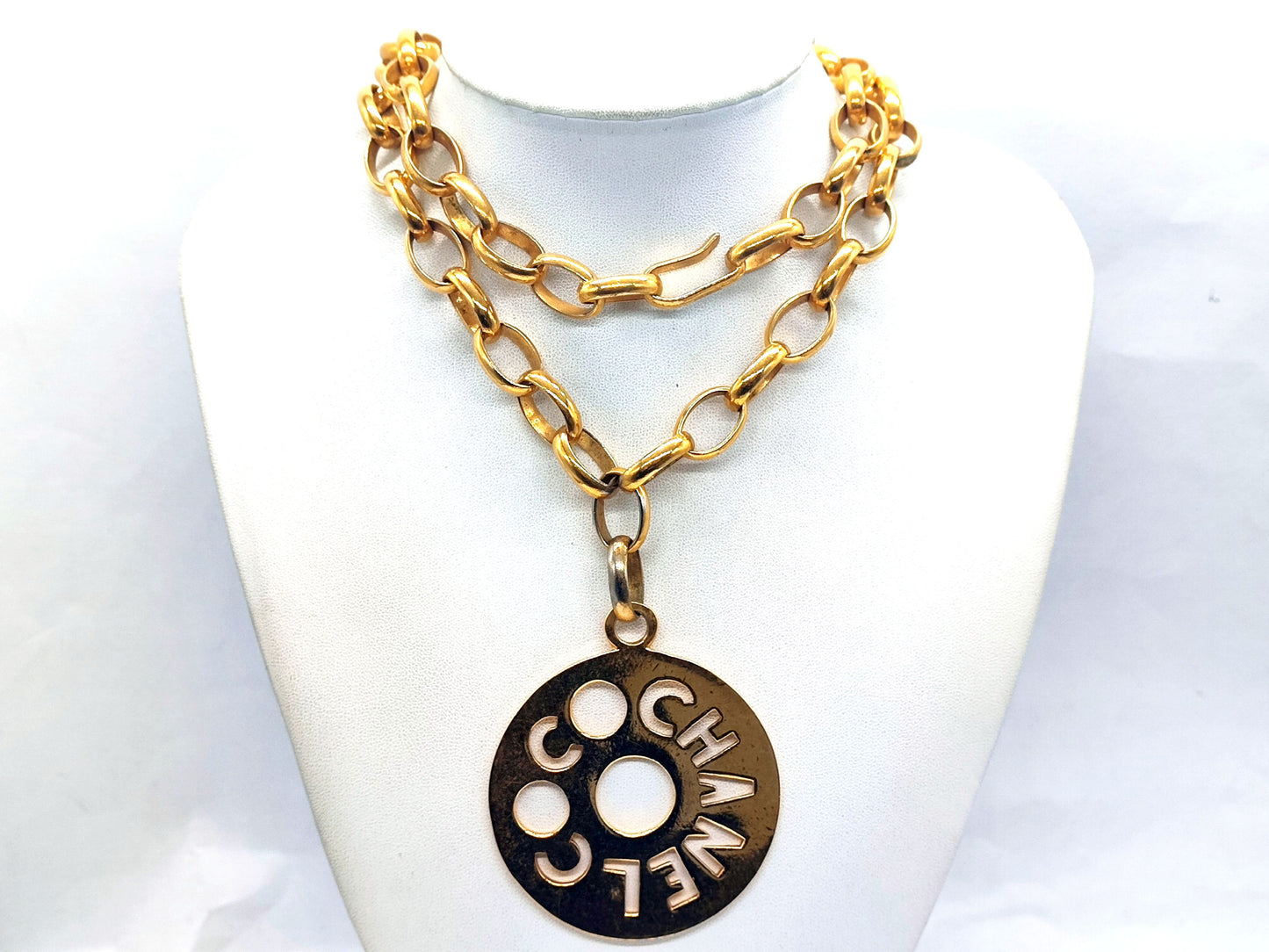 CHANEL CHANEL Logo Circle Necklace Necklace