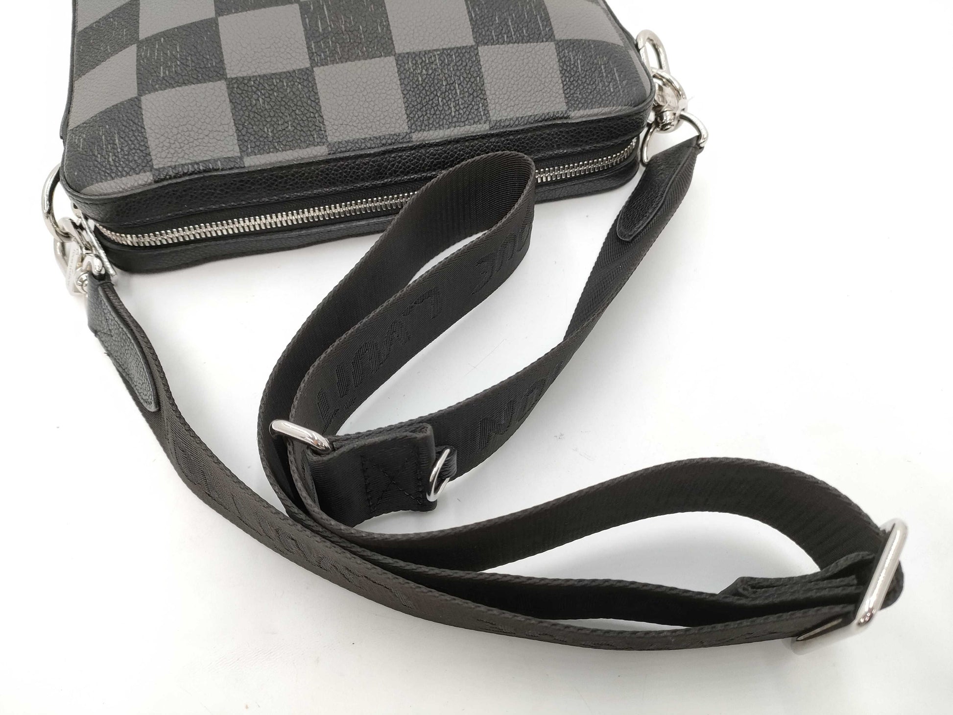 LOUIS VUITTON Trio Messenger Shoulder Bag
