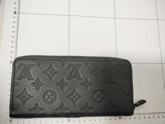 LOUIS VUITTON Unused Wallet
