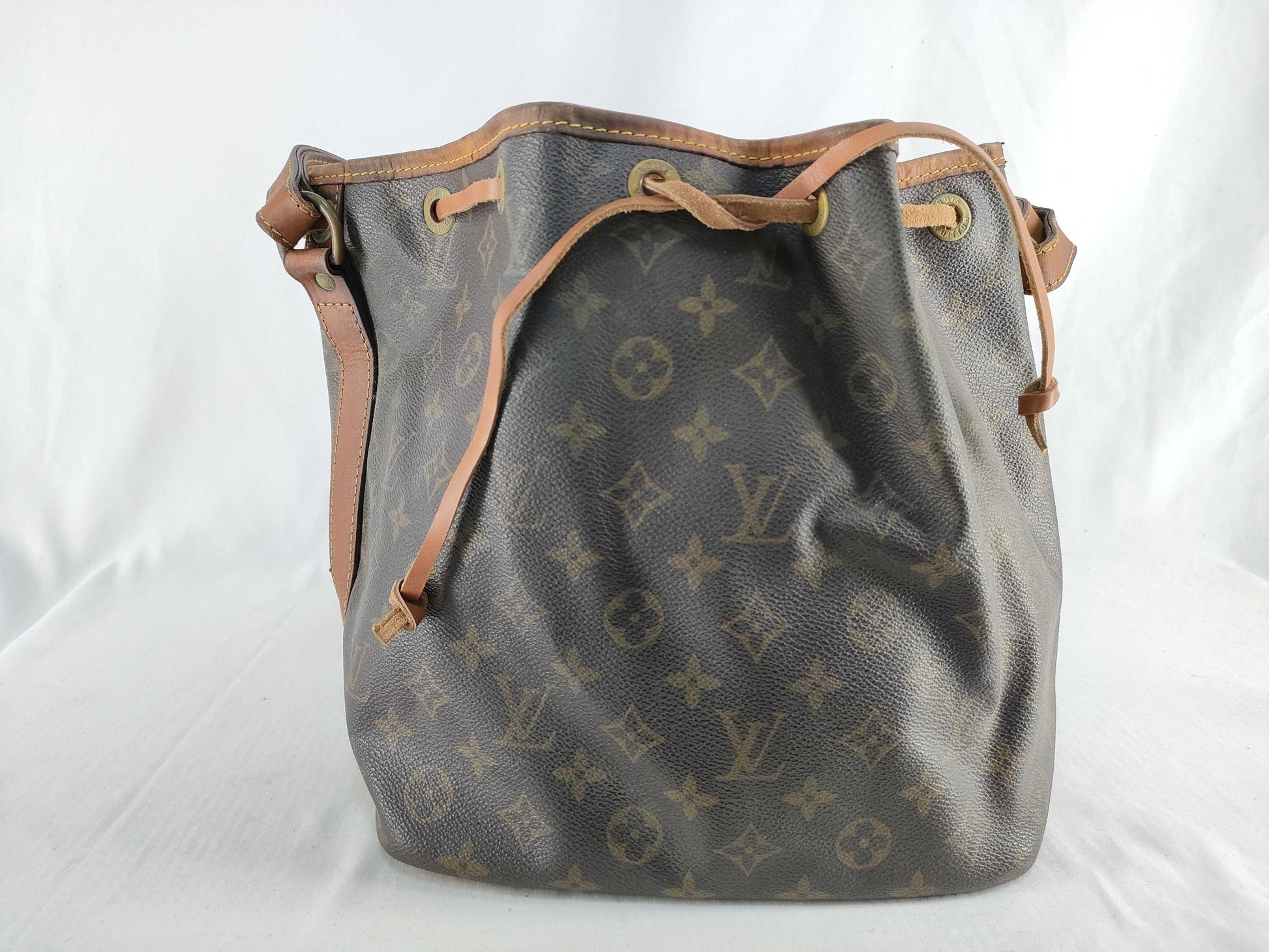 LOUIS VUITTON Monogram Vuitton Noe Shoulder Bag