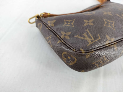 LOUIS VUITTON Monogram Pochette Accessoir M51980 Pouch