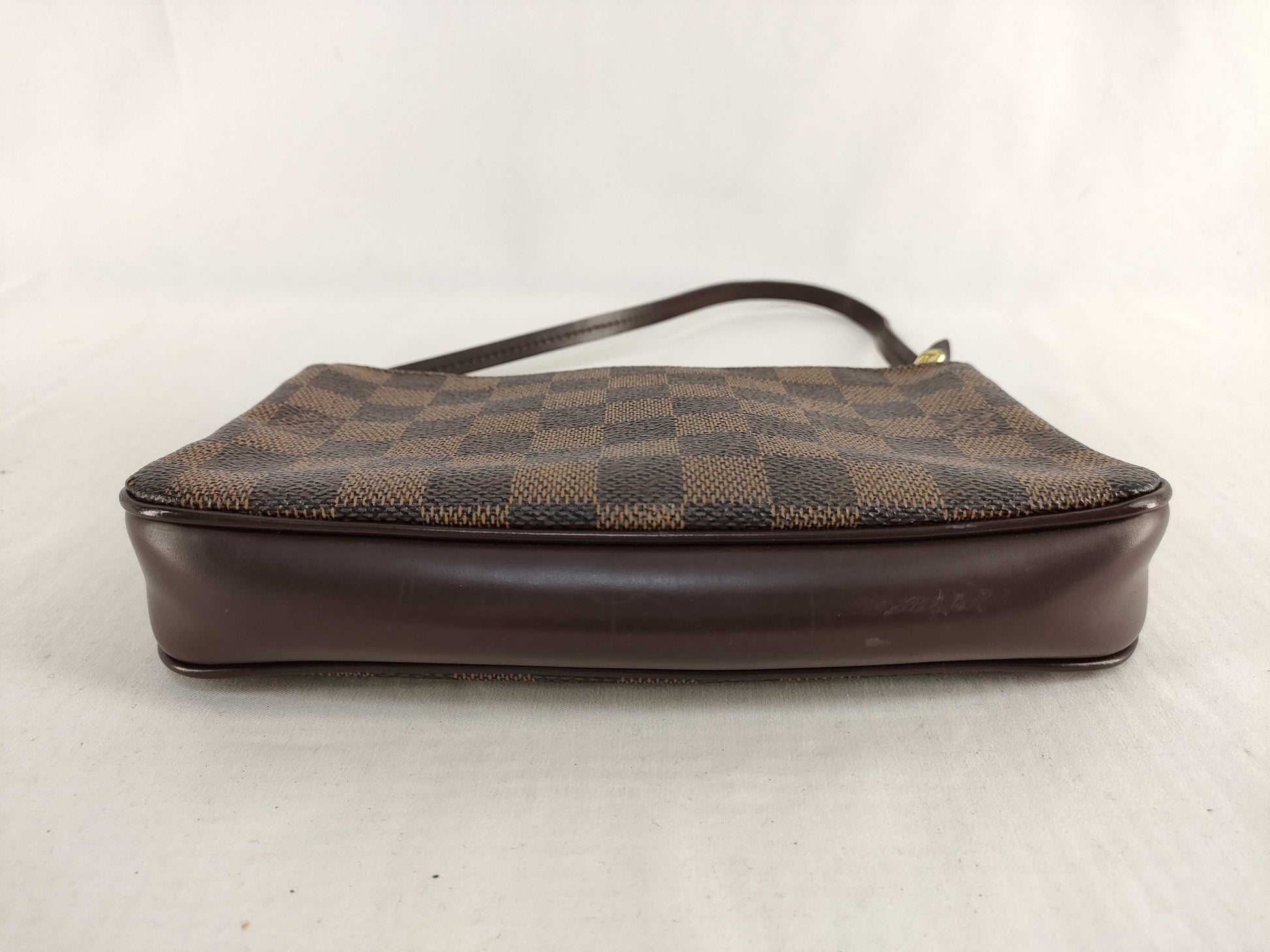 LOUIS VUITTON Damier Vuitnavona Pouch