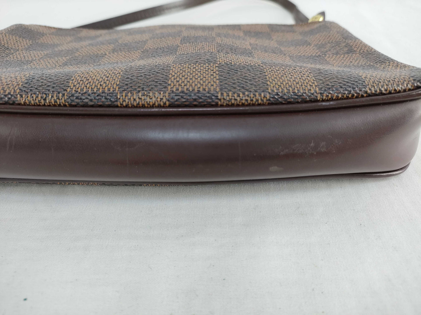 LOUIS VUITTON Damier Vuitnavona Pouch
